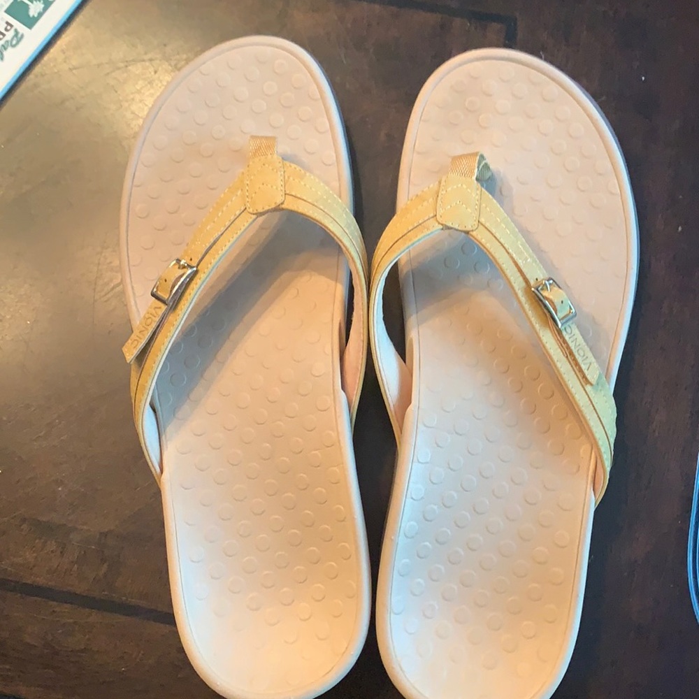Vionic Flip Flops